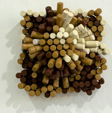 Serie S/T III, Corcho pintado sobre madera
